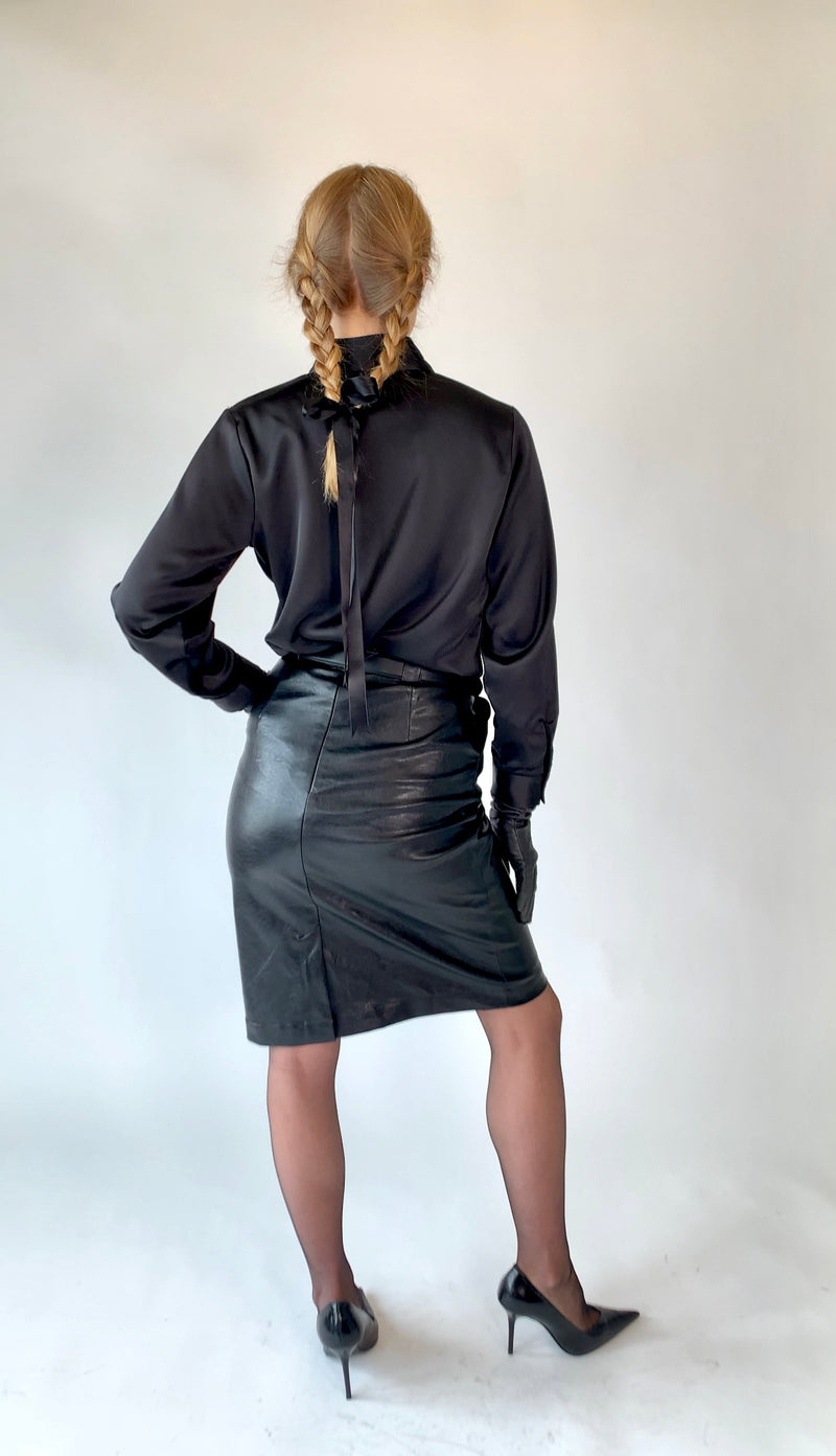 Leather pencil skirt with pockets – L'école Des Femmes