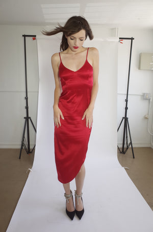 Red Silk Gown - L'école Des Femmes 