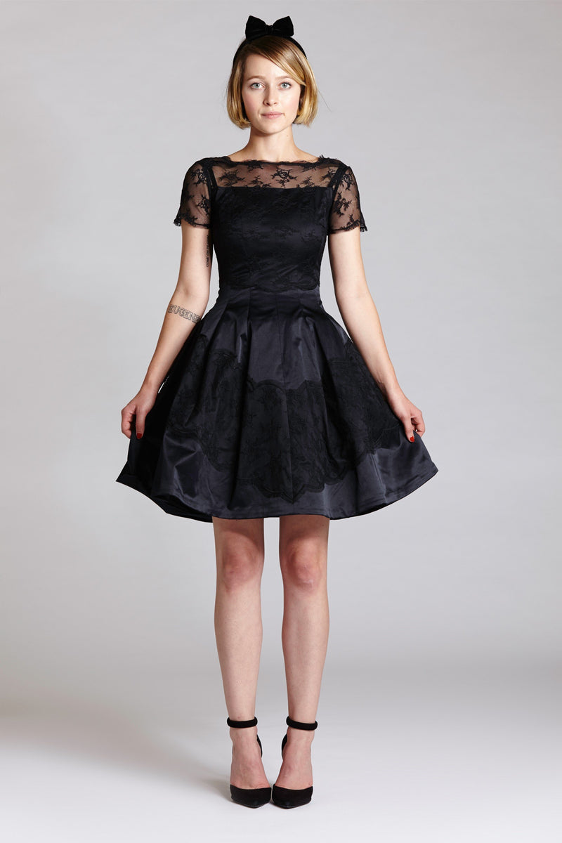 Short Sleeve Audrey Hepburn Dress L'cole Des Femmes Short Sleeve Audrey Hepburn Dress L'cole Des Femmes